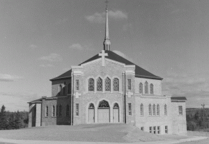 L'Église St-Jean-Bosco, où se déroulait la première du documentaire - Fond studio RC. La Société d'histoire de Magog